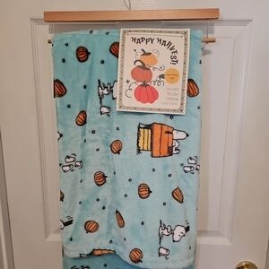 Peanuts Velvet Plush Throw Blanket - Blue